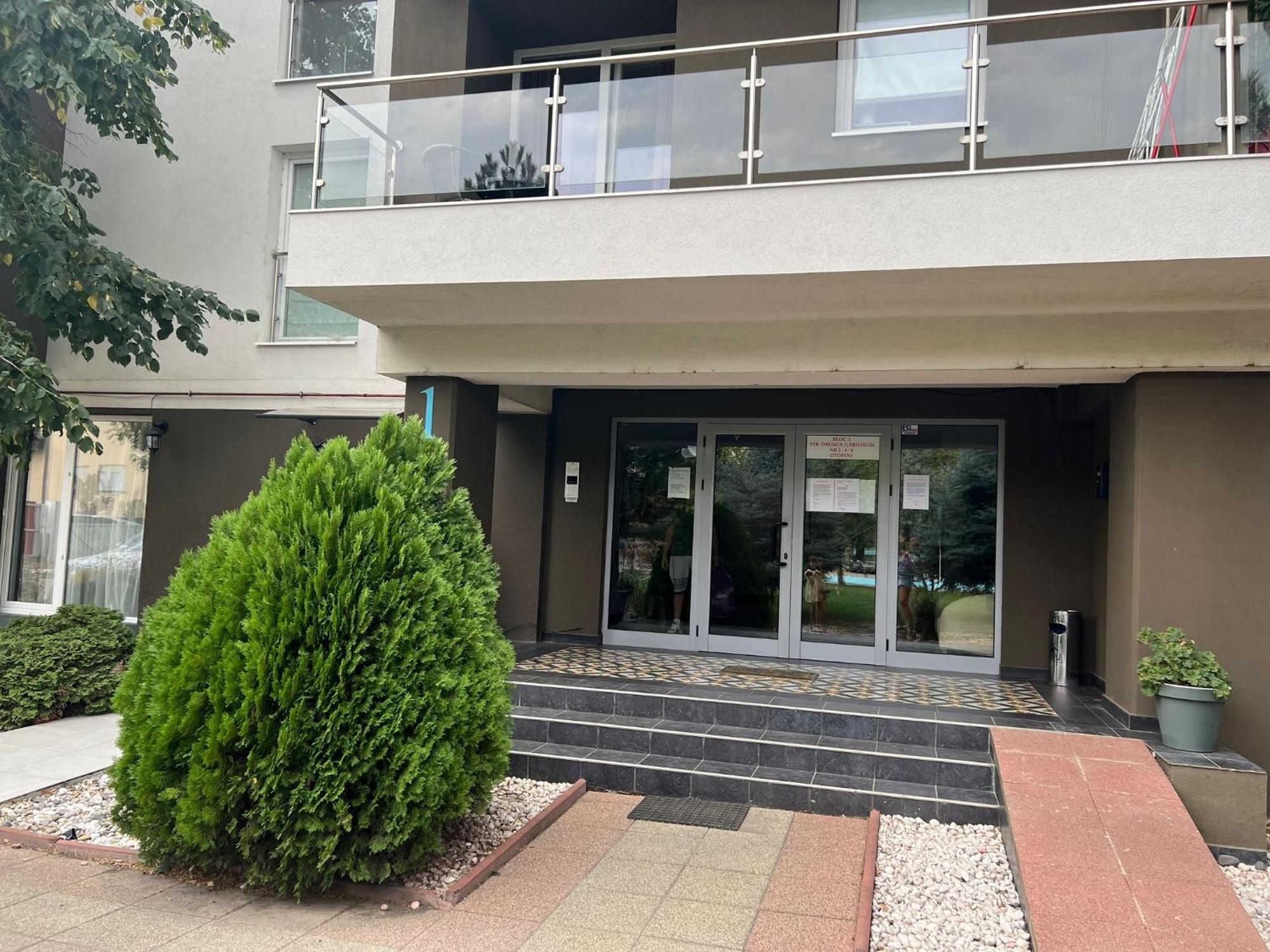 Tranzzit Airport Apartament Отопени Экстерьер фото